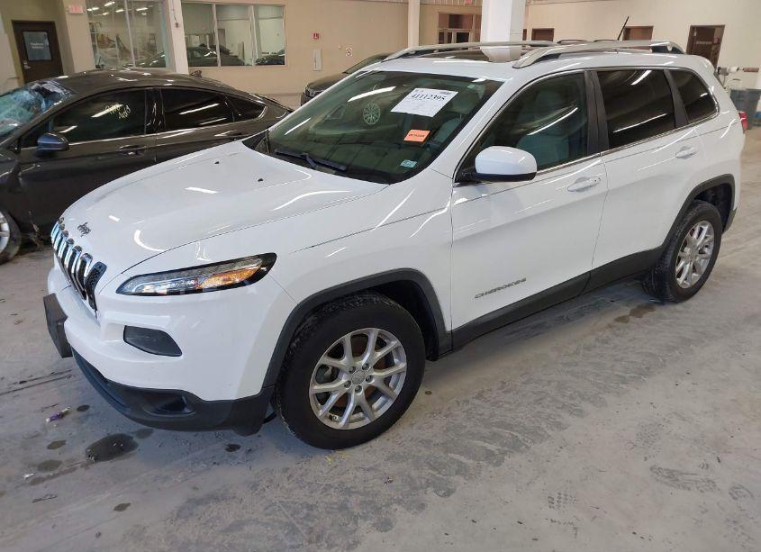 Photo 2 of 2015 Jeep Cherokee LATITUDE (VIN 1C4PJLCS8FW712028)