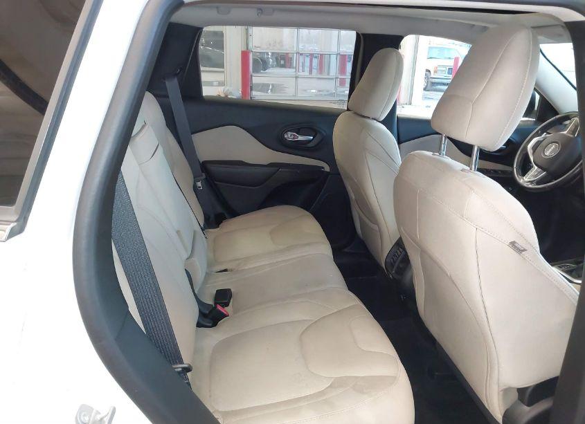 Photo 8 of 2015 Jeep Cherokee LATITUDE (VIN 1C4PJLCS8FW712028)