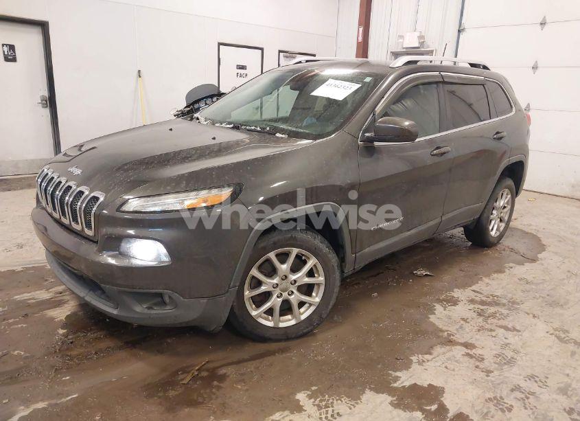Photo 2 of 2016 Jeep Cherokee LATITUDE (VIN 1C4PJLCS8GW138161)