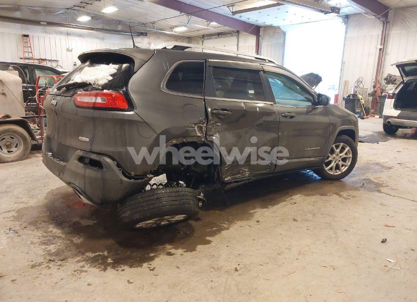 Photo 4 of 2016 Jeep Cherokee LATITUDE (VIN 1C4PJLCS8GW138161)