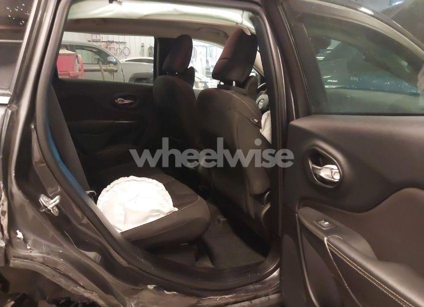 Photo 8 of 2016 Jeep Cherokee LATITUDE (VIN 1C4PJLCS8GW138161)