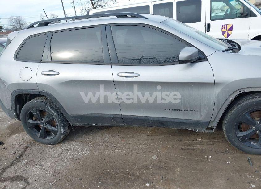 Photo 13 of 2016 Jeep Cherokee ALTITUDE (VIN 1C4PJLCS8GW176604)