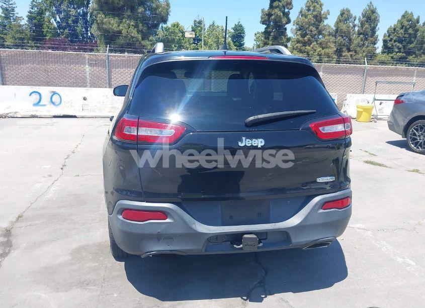 Photo 16 of 2016 Jeep Cherokee LATITUDE (VIN 1C4PJLCS8GW260180)