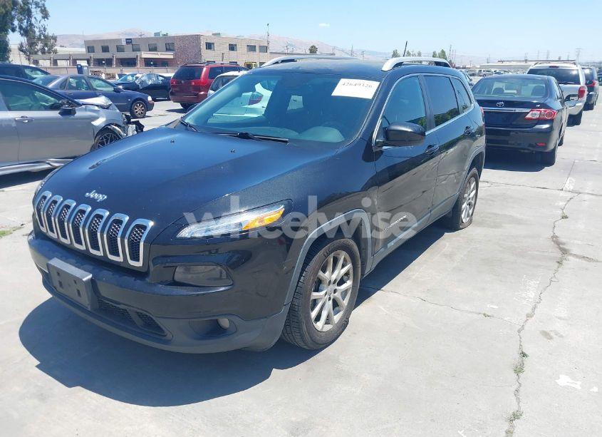 Photo 6 of 2016 Jeep Cherokee LATITUDE (VIN 1C4PJLCS8GW260180)