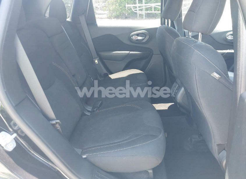 Photo 8 of 2016 Jeep Cherokee LATITUDE (VIN 1C4PJLCS8GW260180)