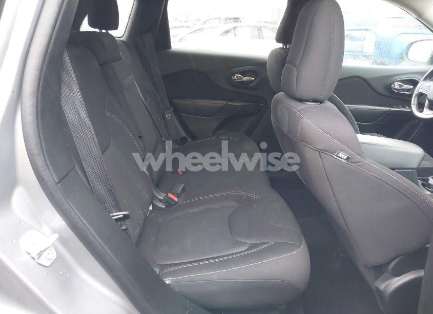 Photo 8 of 2016 Jeep Cherokee LATITUDE (VIN 1C4PJLCS8GW363504)