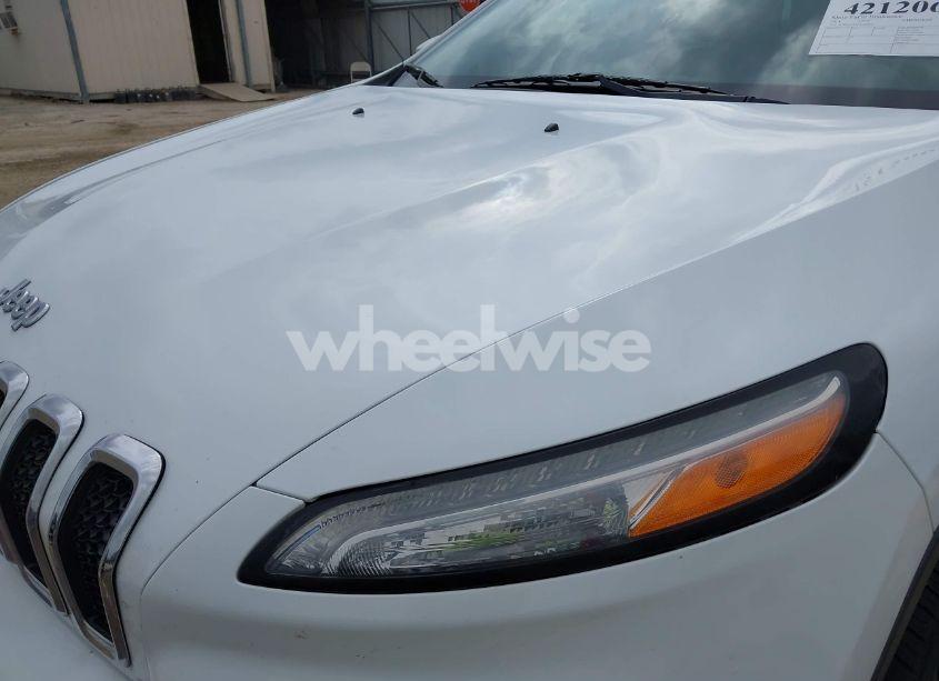 Photo 6 of 2014 Jeep Cherokee LATITUDE (VIN 1C4PJLCS9EW122953)