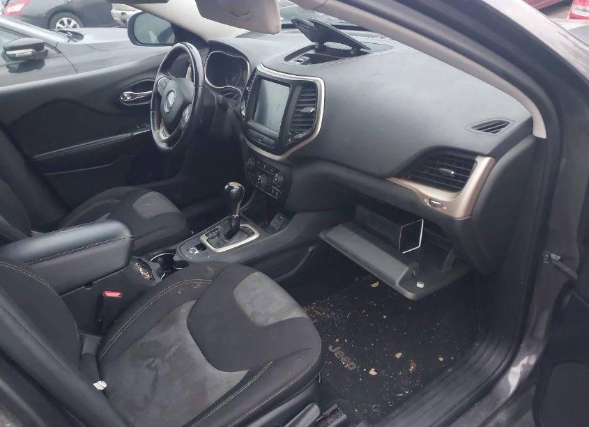 Photo 5 of 2014 Jeep Cherokee LATITUDE (VIN 1C4PJLCS9EW248875)