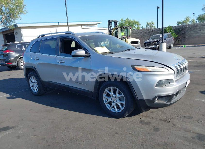 Photo 13 of 2015 Jeep Cherokee LATITUDE (VIN 1C4PJLCS9FW507382)