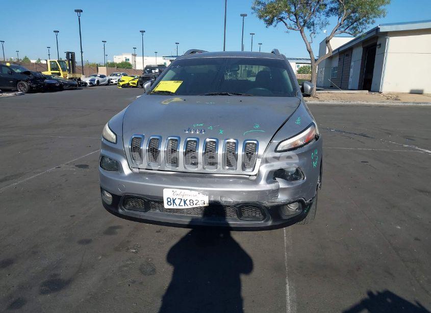 Photo 6 of 2015 Jeep Cherokee LATITUDE (VIN 1C4PJLCS9FW507382)