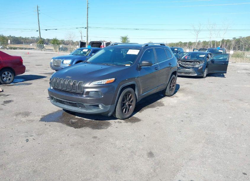 Photo 2 of 2015 Jeep Cherokee LATITUDE (VIN 1C4PJLCS9FW536638)