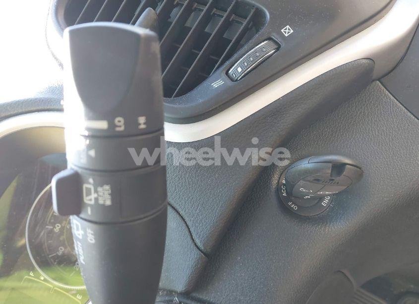 Photo 11 of 2015 Jeep Cherokee LATITUDE (VIN 1C4PJLCS9FW628106)