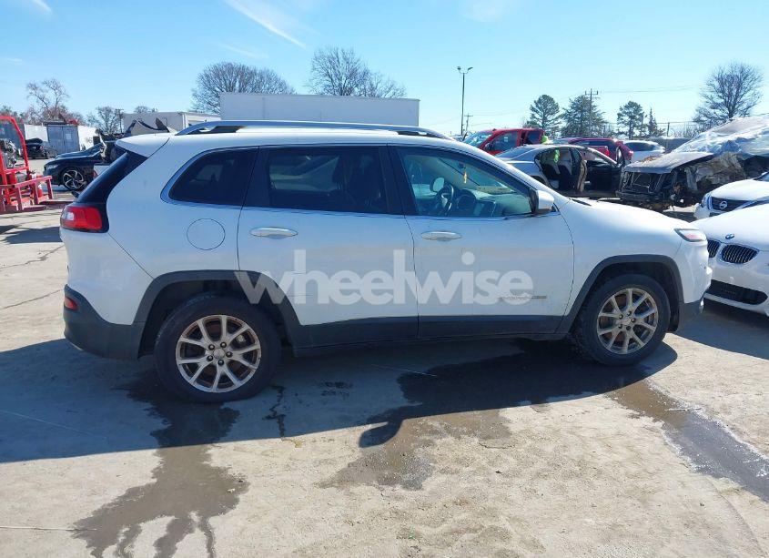 Photo 13 of 2015 Jeep Cherokee LATITUDE (VIN 1C4PJLCS9FW628106)