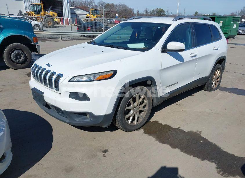 Photo 2 of 2015 Jeep Cherokee LATITUDE (VIN 1C4PJLCS9FW628106)