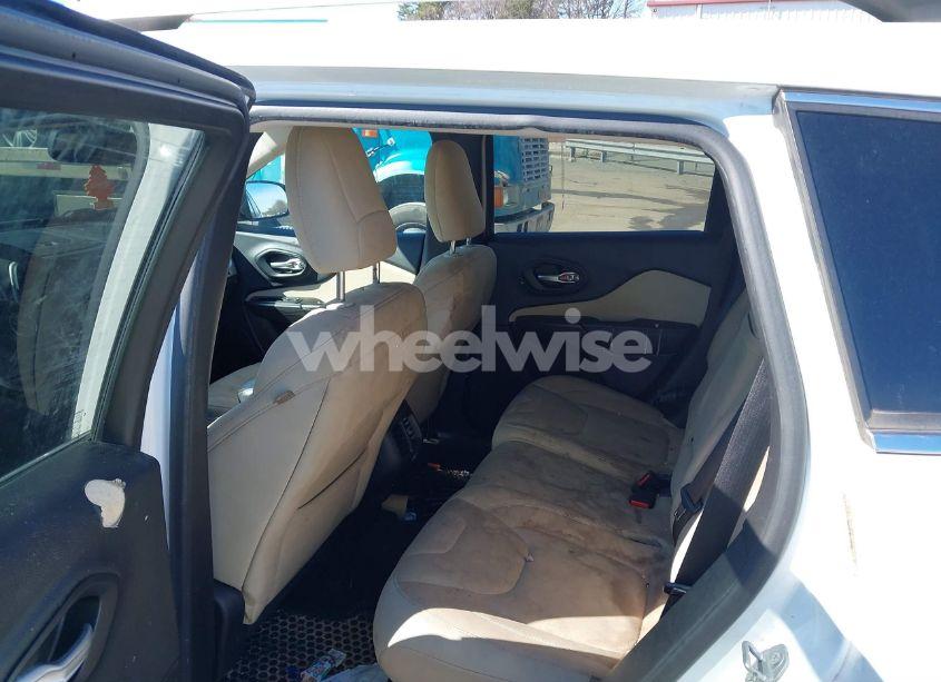 Photo 8 of 2015 Jeep Cherokee LATITUDE (VIN 1C4PJLCS9FW628106)