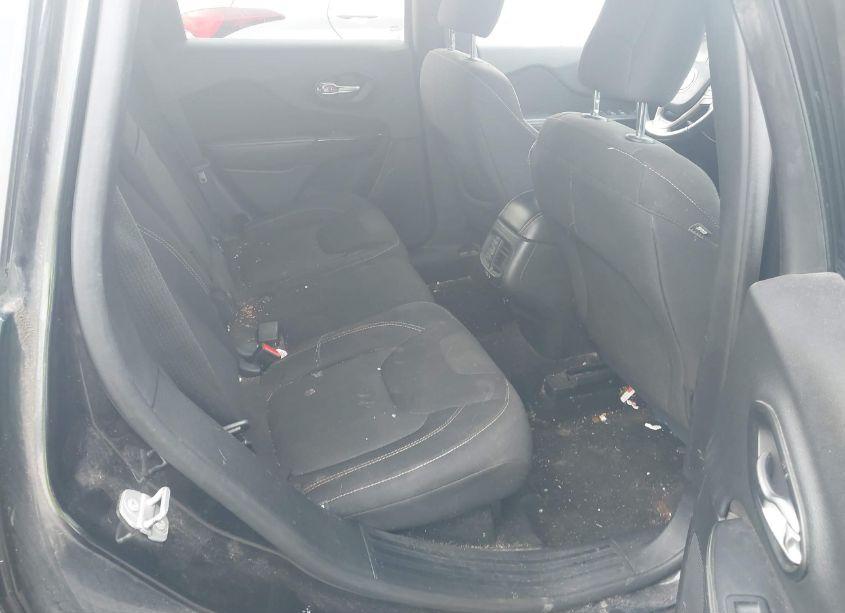 Photo 8 of 2016 Jeep Cherokee ALTITUDE (VIN 1C4PJLCS9GW136418)