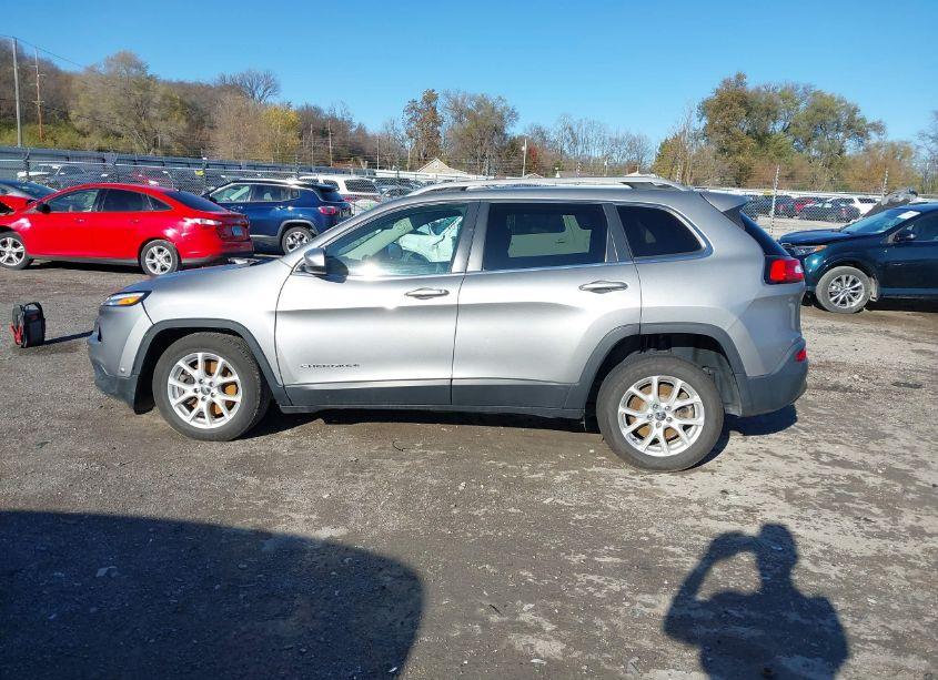 Photo 14 of 2016 Jeep Cherokee LATITUDE (VIN 1C4PJLCS9GW165739)