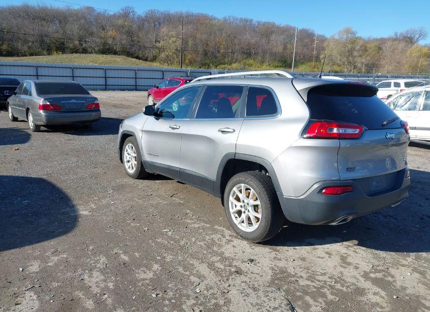 Photo 3 of 2016 Jeep Cherokee LATITUDE (VIN 1C4PJLCS9GW165739)