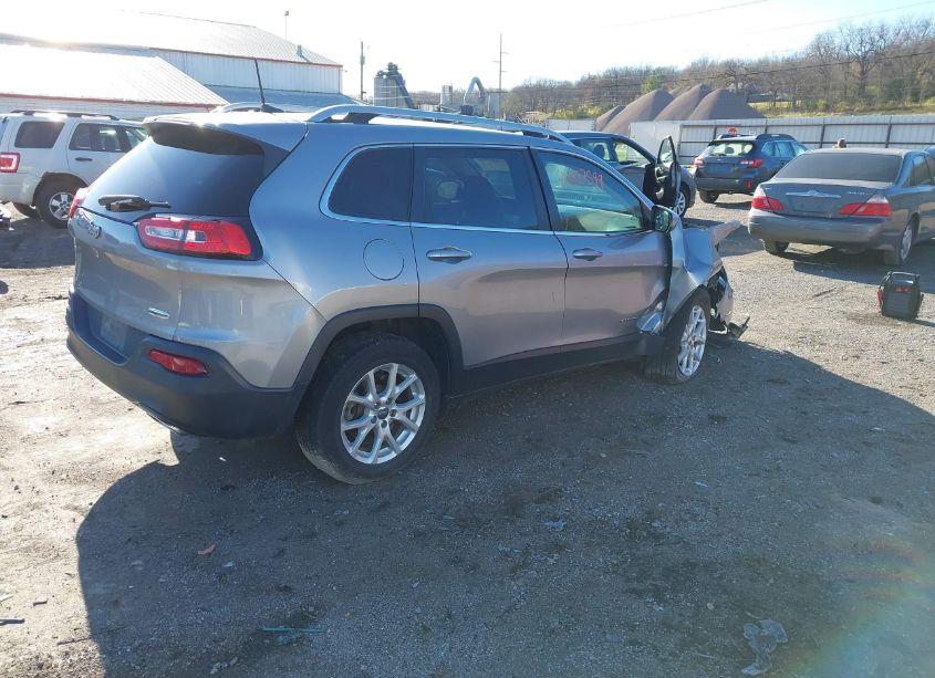 Photo 4 of 2016 Jeep Cherokee LATITUDE (VIN 1C4PJLCS9GW165739)