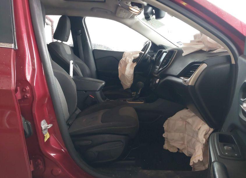 Photo 5 of 2014 Jeep Cherokee LATITUDE (VIN 1C4PJLCSXEW105921)