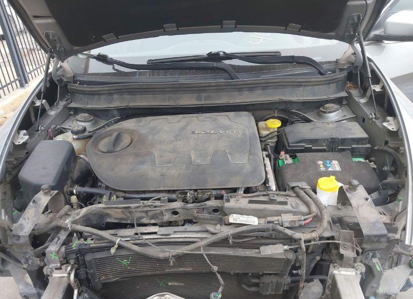 Photo 10 of 2014 Jeep Cherokee LATITUDE (VIN 1C4PJLCSXEW182885)