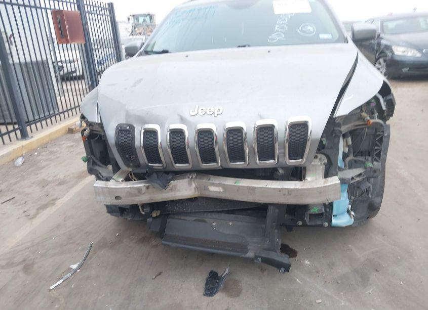 Photo 6 of 2014 Jeep Cherokee LATITUDE (VIN 1C4PJLCSXEW182885)