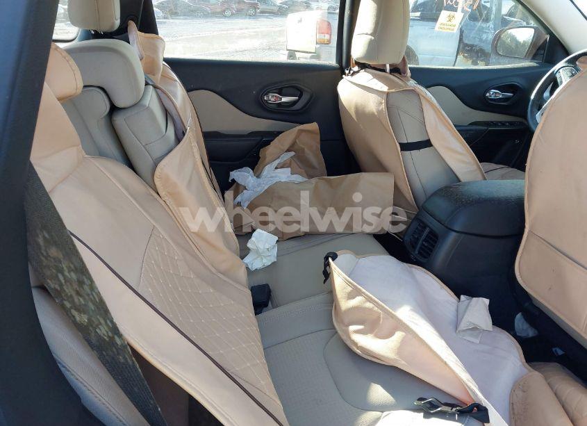 Photo 8 of 2015 Jeep Cherokee LATITUDE (VIN 1C4PJLCSXFW530833)