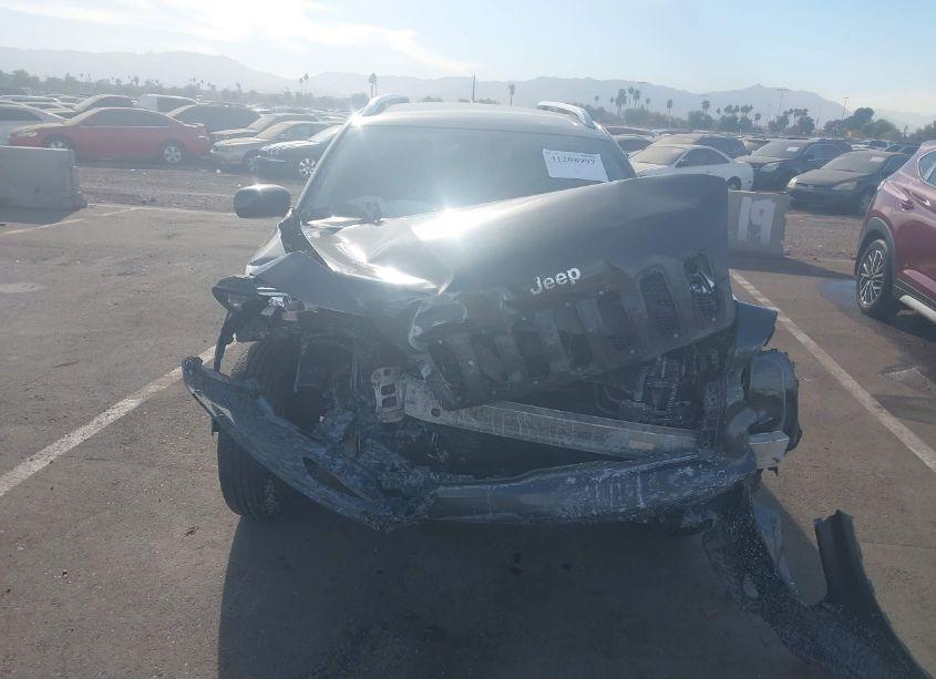 Photo 12 of 2015 Jeep Cherokee LATITUDE (VIN 1C4PJLCSXFW547292)