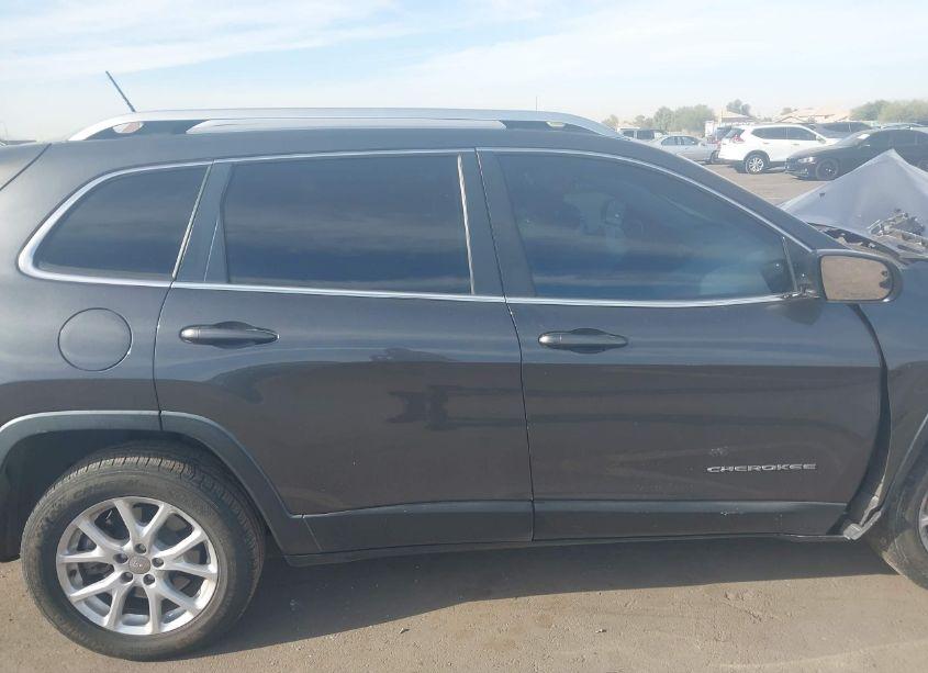 Photo 13 of 2015 Jeep Cherokee LATITUDE (VIN 1C4PJLCSXFW547292)