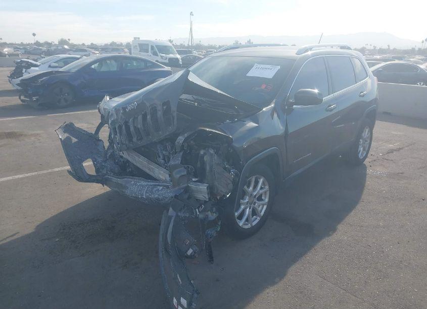 Photo 2 of 2015 Jeep Cherokee LATITUDE (VIN 1C4PJLCSXFW547292)