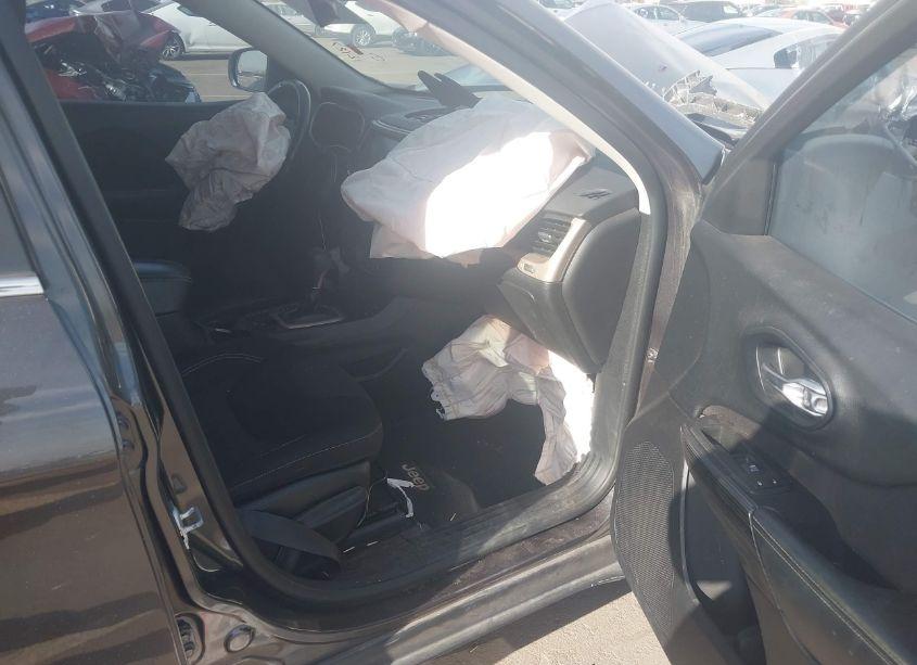 Photo 5 of 2015 Jeep Cherokee LATITUDE (VIN 1C4PJLCSXFW547292)