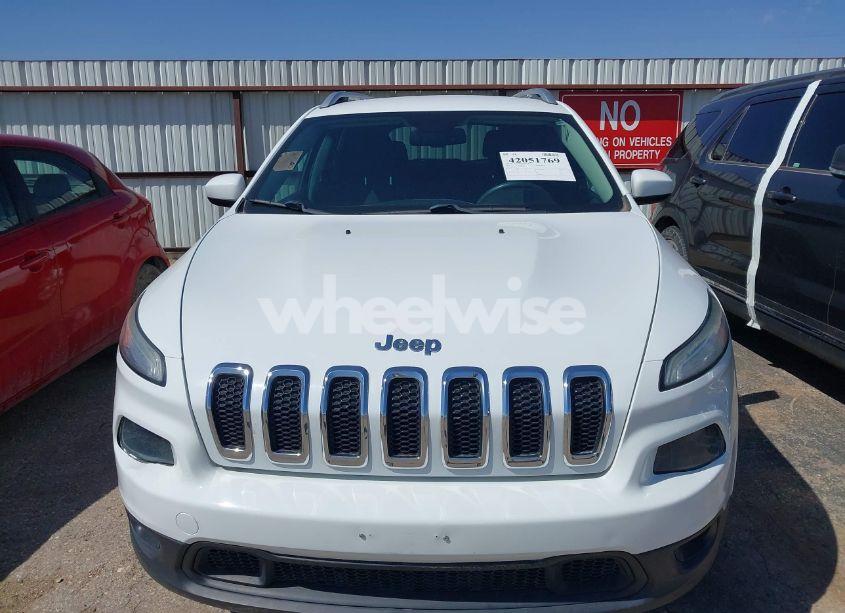 Photo 12 of 2015 Jeep Cherokee LATITUDE (VIN 1C4PJLCSXFW580566)