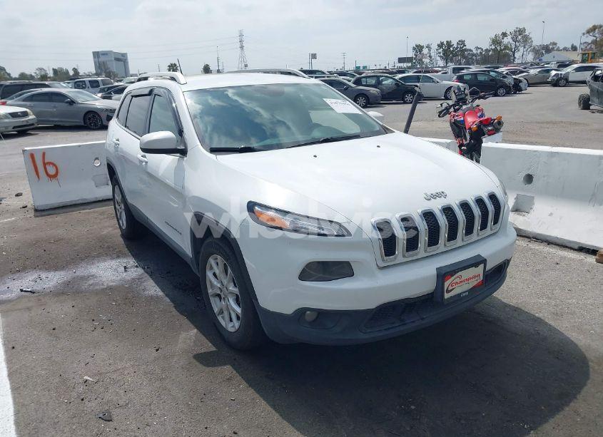 2015 Jeep Cherokee LATITUDE (VIN 1C4PJLCSXFW616529) main photo