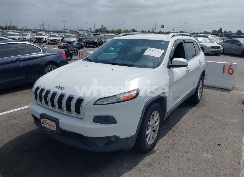 Photo 2 of 2015 Jeep Cherokee LATITUDE (VIN 1C4PJLCSXFW616529)