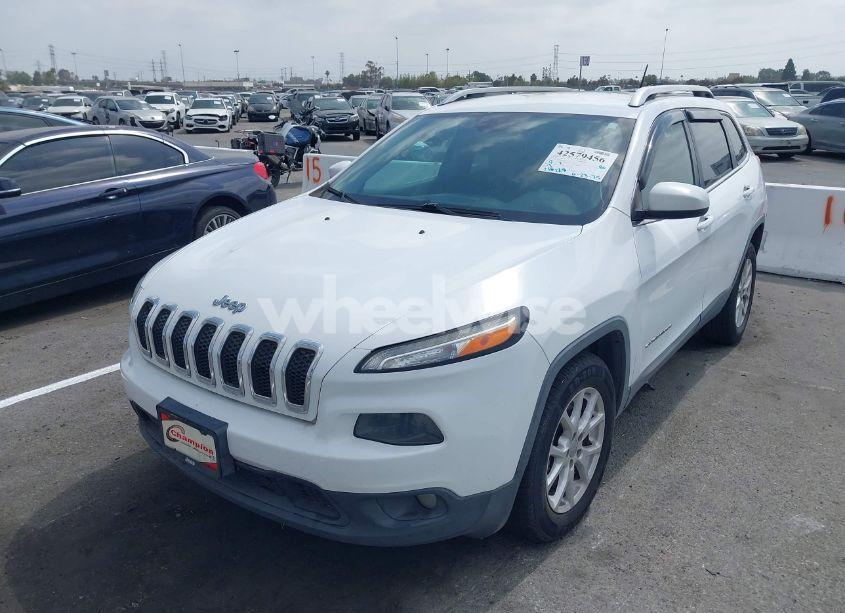 Photo 6 of 2015 Jeep Cherokee LATITUDE (VIN 1C4PJLCSXFW616529)