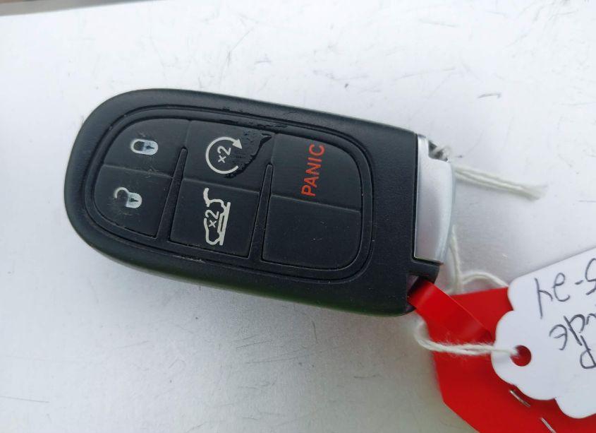 Photo 11 of 2015 Jeep Cherokee LATITUDE (VIN 1C4PJLCSXFW712192)