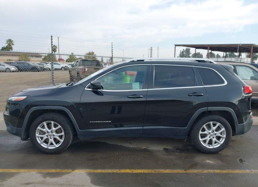 Photo 14 of 2015 Jeep Cherokee LATITUDE (VIN 1C4PJLCSXFW712192)