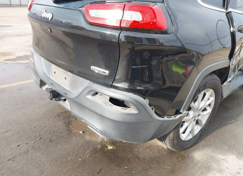 Photo 19 of 2015 Jeep Cherokee LATITUDE (VIN 1C4PJLCSXFW712192)