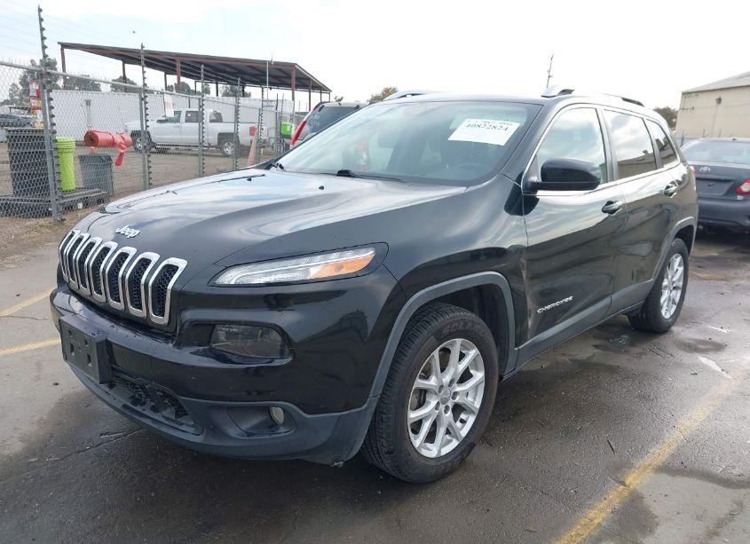 Photo 2 of 2015 Jeep Cherokee LATITUDE (VIN 1C4PJLCSXFW712192)