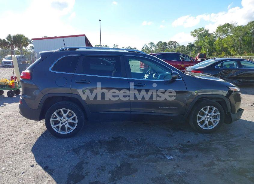 Photo 13 of 2016 Jeep Cherokee LATITUDE (VIN 1C4PJLCSXGW363598)