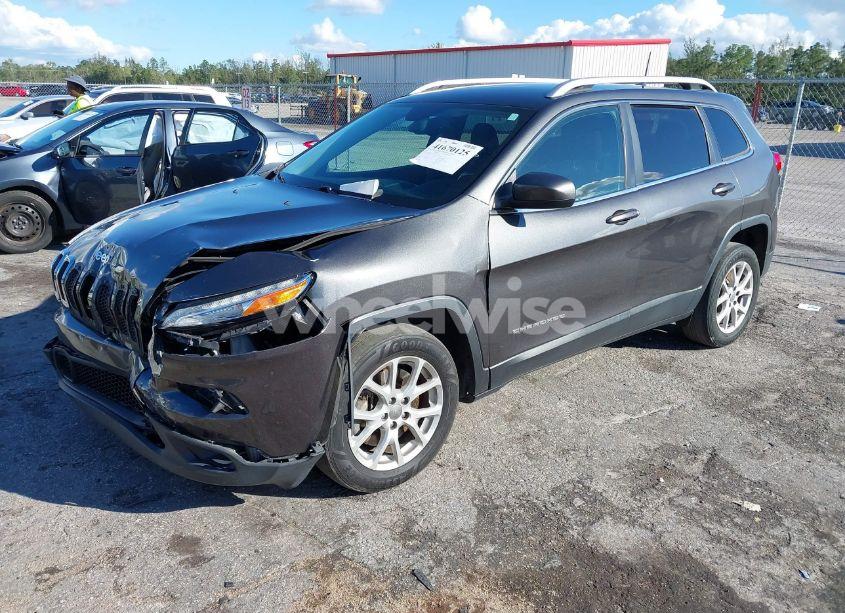 Photo 2 of 2016 Jeep Cherokee LATITUDE (VIN 1C4PJLCSXGW363598)