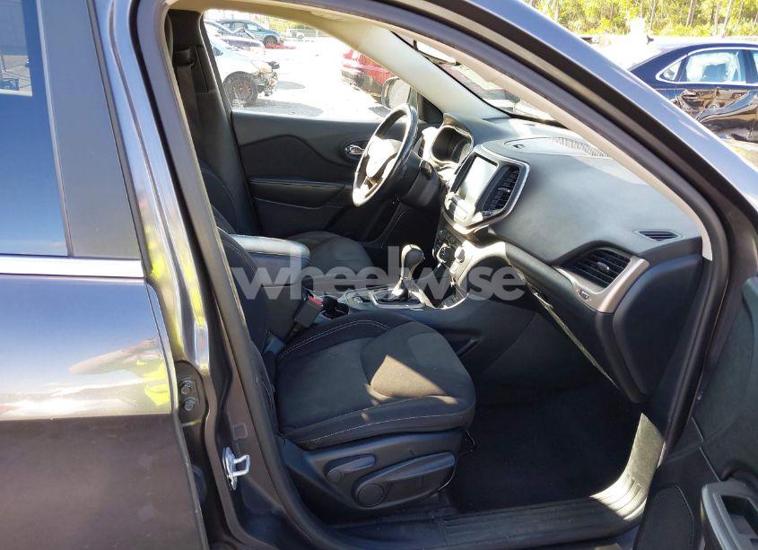 Photo 5 of 2016 Jeep Cherokee LATITUDE (VIN 1C4PJLCSXGW363598)