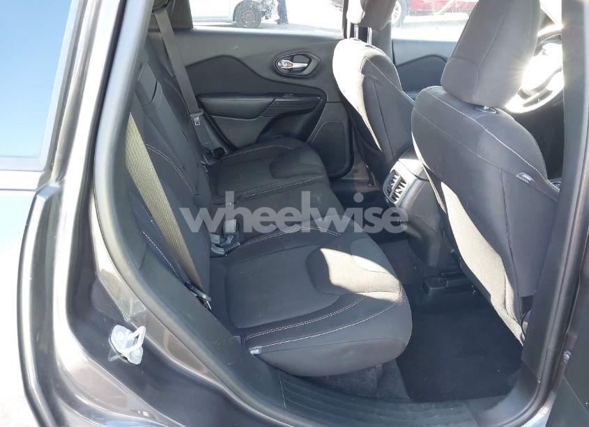 Photo 8 of 2016 Jeep Cherokee LATITUDE (VIN 1C4PJLCSXGW363598)