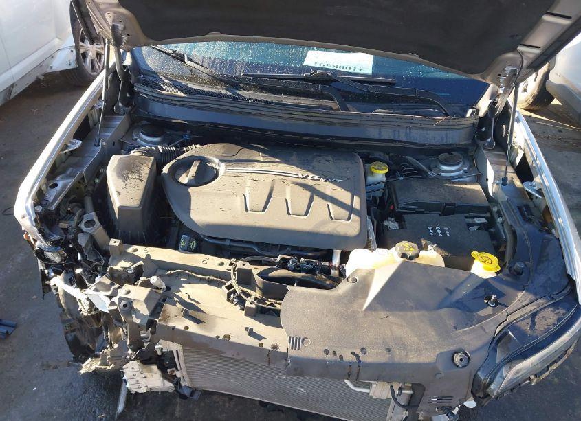 Photo 10 of 2019 Jeep Cherokee LATITUDE (VIN 1C4PJLCX0KD120205)