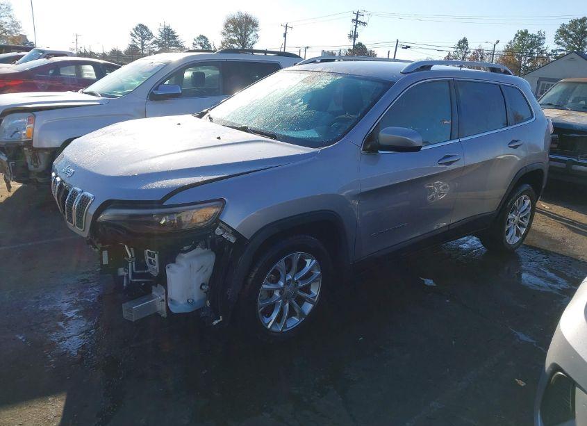 Photo 2 of 2019 Jeep Cherokee LATITUDE (VIN 1C4PJLCX0KD120205)
