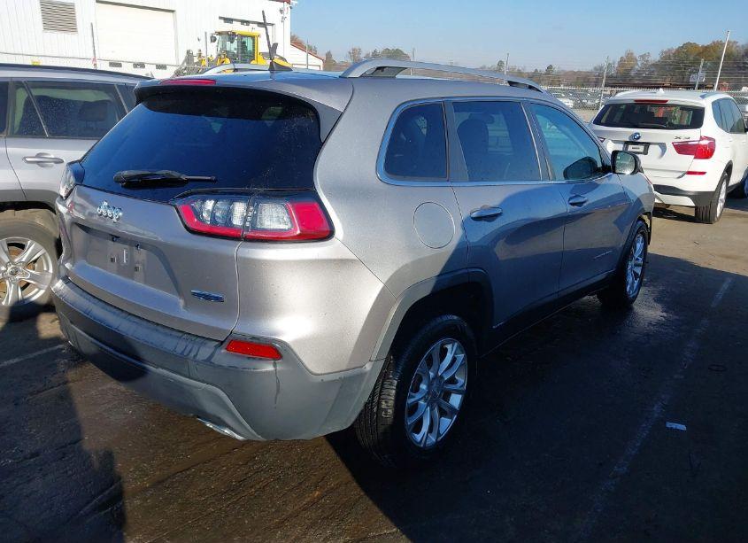 Photo 4 of 2019 Jeep Cherokee LATITUDE (VIN 1C4PJLCX0KD120205)