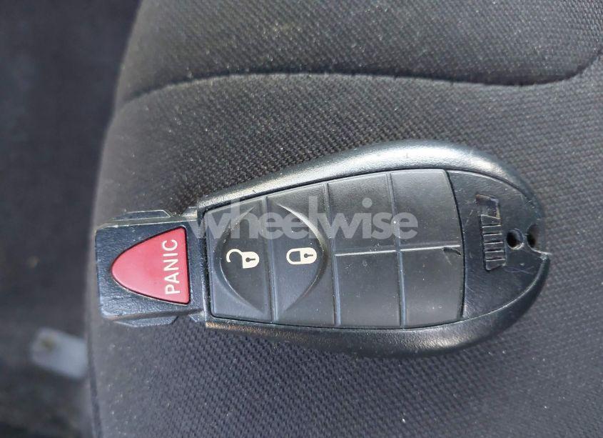 Photo 11 of 2019 Jeep Cherokee LATITUDE FWD (VIN 1C4PJLCX1KD171163)