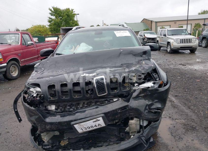 Photo 12 of 2019 Jeep Cherokee LATITUDE FWD (VIN 1C4PJLCX1KD171163)