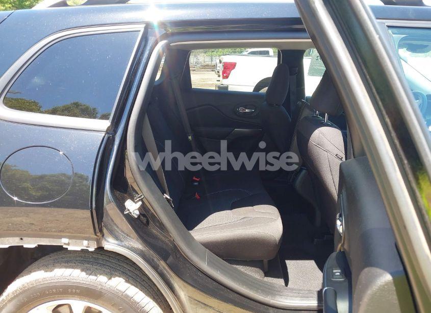 Photo 8 of 2020 Jeep Cherokee LATITUDE FWD (VIN 1C4PJLCX1LD522106)