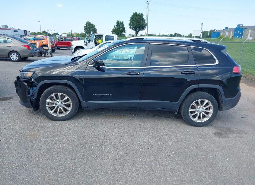 Photo 14 of 2019 Jeep Cherokee LATITUDE FWD (VIN 1C4PJLCX2KD307705)